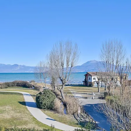 Onofria Sirmione